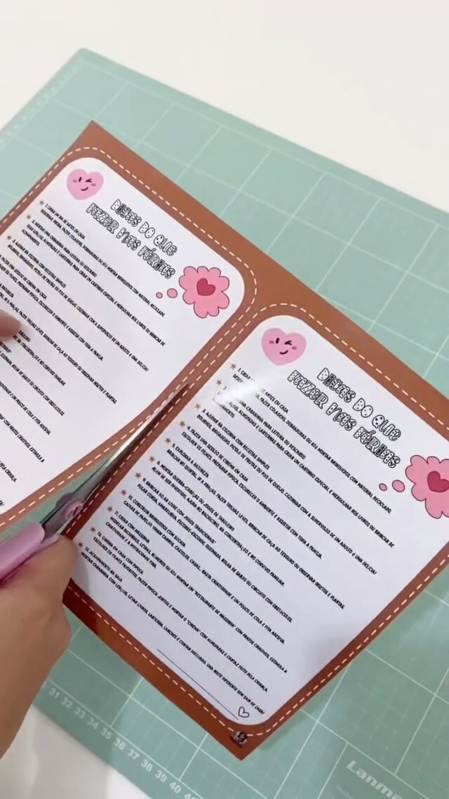 🎒 Profe, as férias estão chegando!

E que tal levar afeto, criatividade e diversão pra casa das crianças?

💖 Criei um material lúdico e afetivo pra que elas possam guardar suas melhores
lembranças das férias e quando voltarem, compartilhar tudo com os colegas
em sala! ✨

👜 São 3 versões prontinhas pra imprimir:
maleta grande, maleta pequena e sacolinha.
Você escolhe a que combina mais com sua turma! 💬👧👦

🎨 E tem mais: o material acompanha dicas de atividades divertidas pra curtirem em casa com a família!

💡 Uma forma leve de fortalecer vínculos mesmo longe da escola.

🛒🛍️Compre através do link na bio ou comente EU QUERO  para receber o link no direct.
•Se não encontrar a mensagem, confira na aba  de “solicitações” que estará lá !
Me siga para a mensagem aparecer♥️