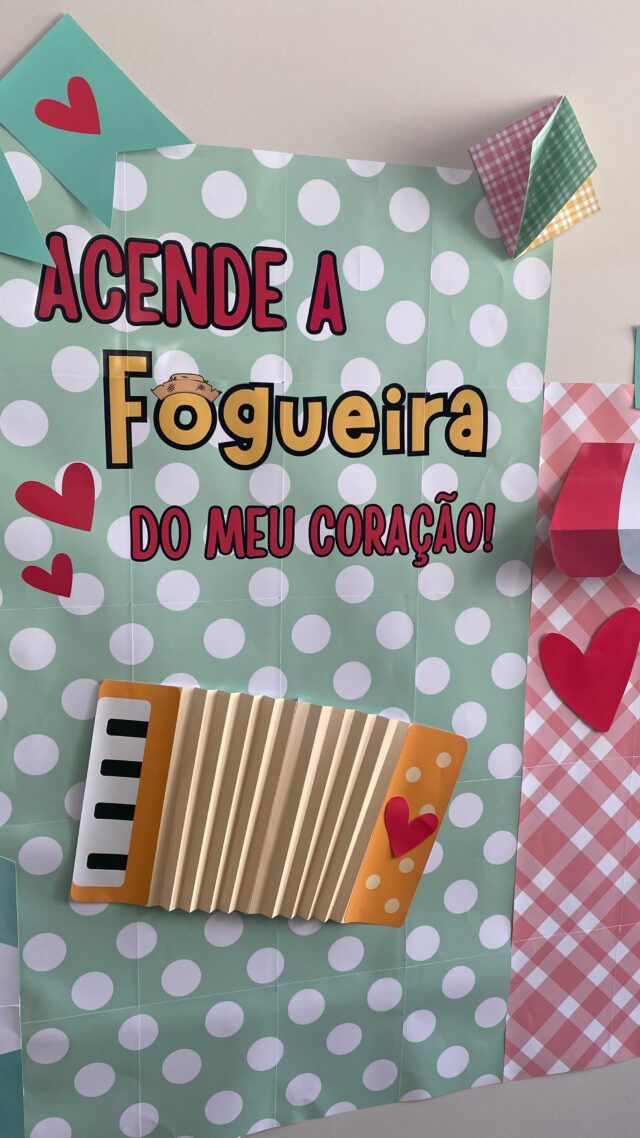 🎉✨ CHEGOU O PAINEL JUNINO MAIS FOFO DO ARRAIÁ! ✨🎉Transforme sua sala de aula ou ambiente escolar com esse painel junino encantador, cheio de cores, alegria e personagens fofinhos que vão conquistar crianças e adultos! 💛🧡💚📏 Medindo 1,29 x 2,43, ele é perfeito para destacar o clima de São João de forma divertida e acolhedora!
🌽🍭 Ideal para decorar cantinhos temáticos, recepção da escola ou mural da festa!
🎨 Pronto para imprimir e encantar!Garanta o seu e leve todo o encanto do arraiá direto pro seu espaço!📩 Clique no link da bio ou digite EU QUERO e adquira já seu painel junino!#PainelJunino #DecoraçãoJunina #ArraiáFofo #EducaçãoComAmor #RecursosPedagógicos #JunhoNaEscola